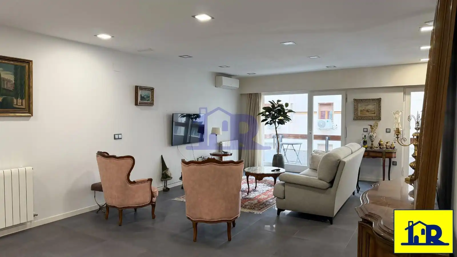 Living room of Flat for sale in Cuenca  with Air Conditioner, Heating and Terrace