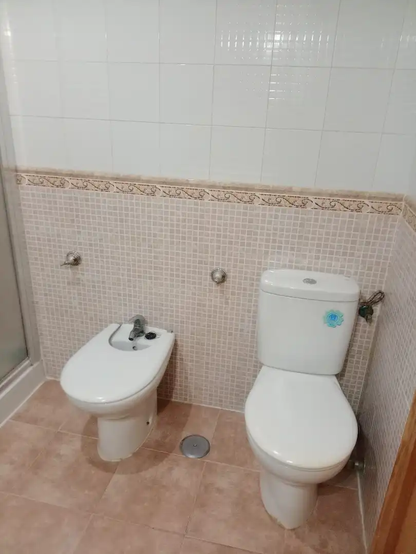 Baño de Piso en venta en Sevilla con Aire acondicionado y Terraza
