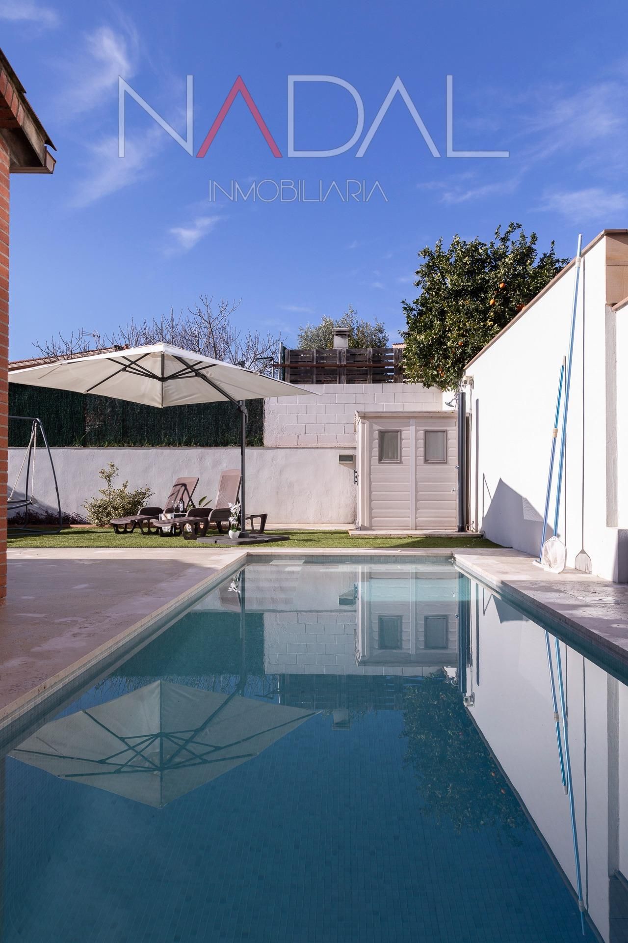 Piscina de Casa adosada en venta en Martorell con Aire acondicionado, Jardín privado y Terraza