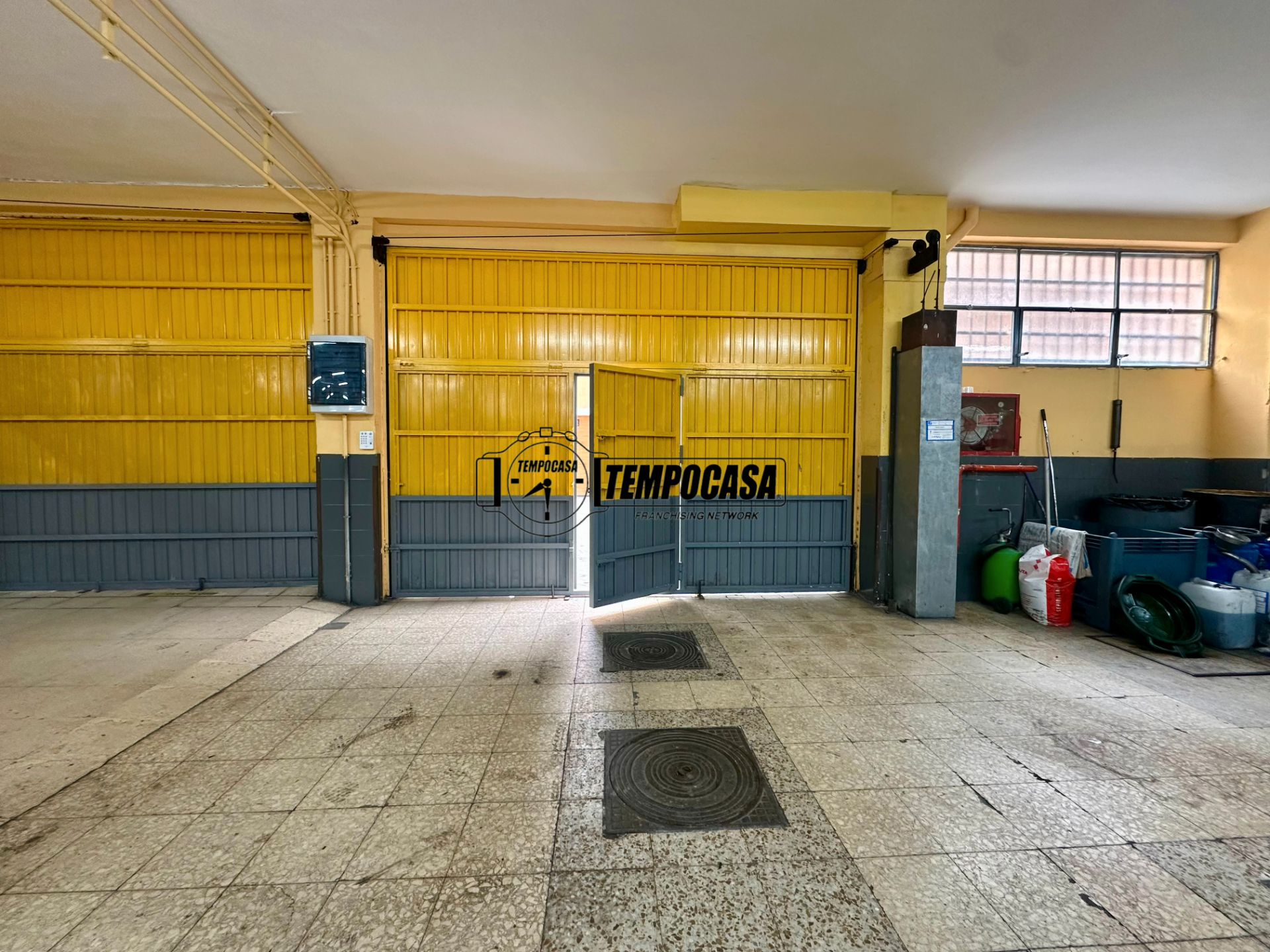 Premises for sale in  Madrid Capital