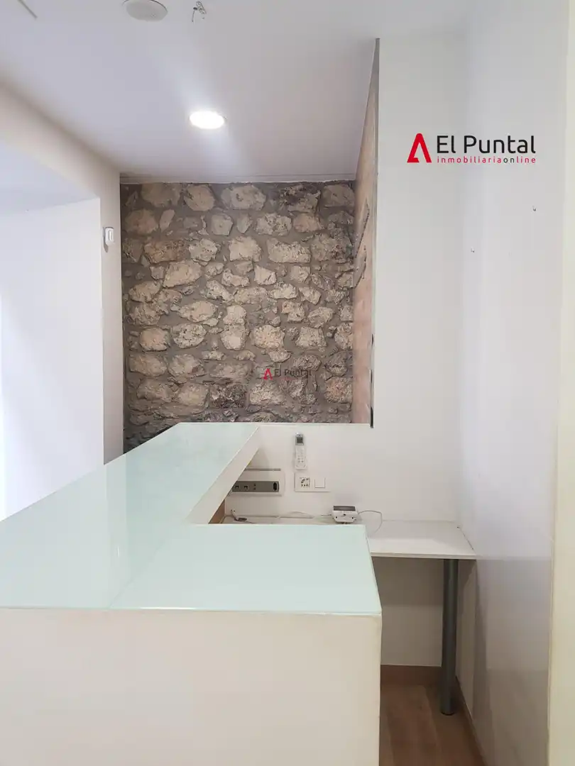 Cuina de Local de lloguer en Santander amb Aire condicionat