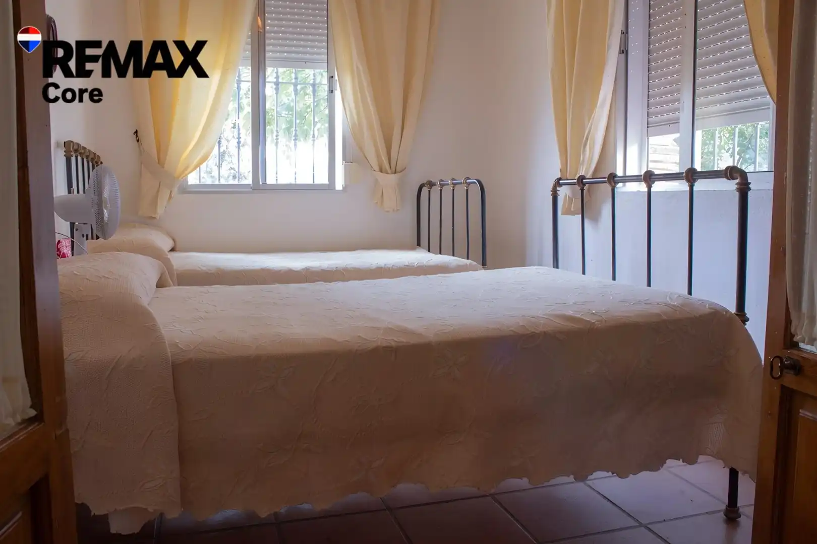 Dormitori de Casa o xalet en venda en Puebla de Obando amb Aire condicionat, Calefacció i Jardí privat
