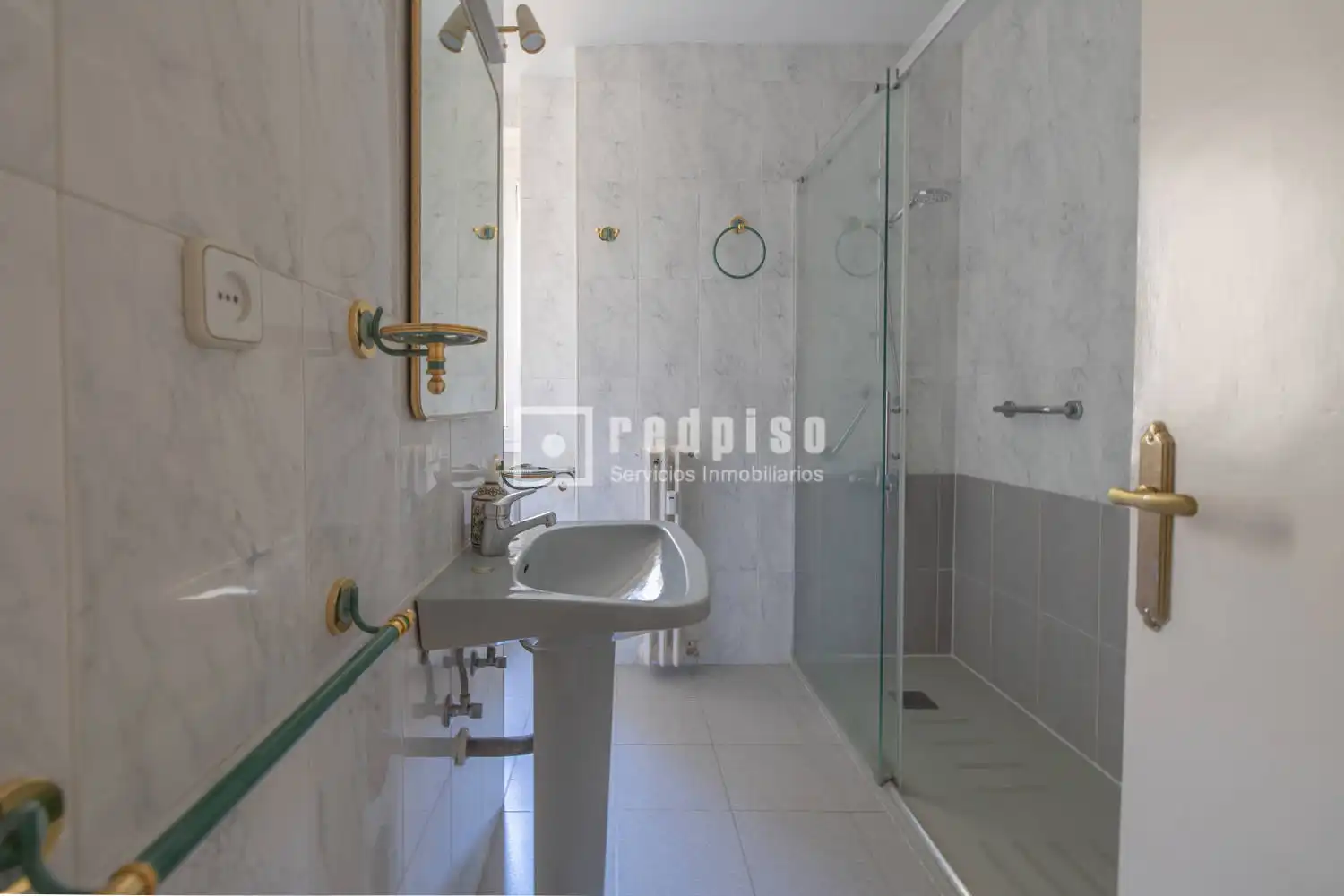 Badezimmer von Wohnung zum Verkauf in Madrid mit Klimaanlage, Heizung und Terrasse