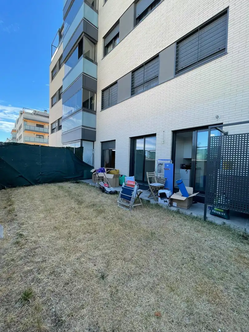 Planta baja de alquiler en Calle NARVAEZ, Hospital