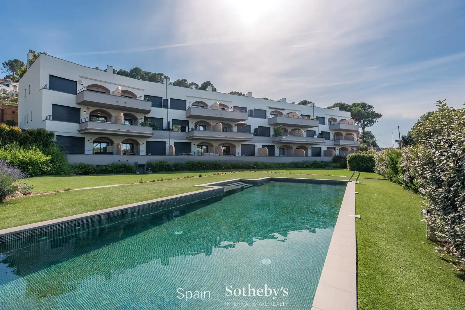 Vista exterior de Apartament en venda en Begur amb Aire condicionat, Terrassa i Piscina comunitària