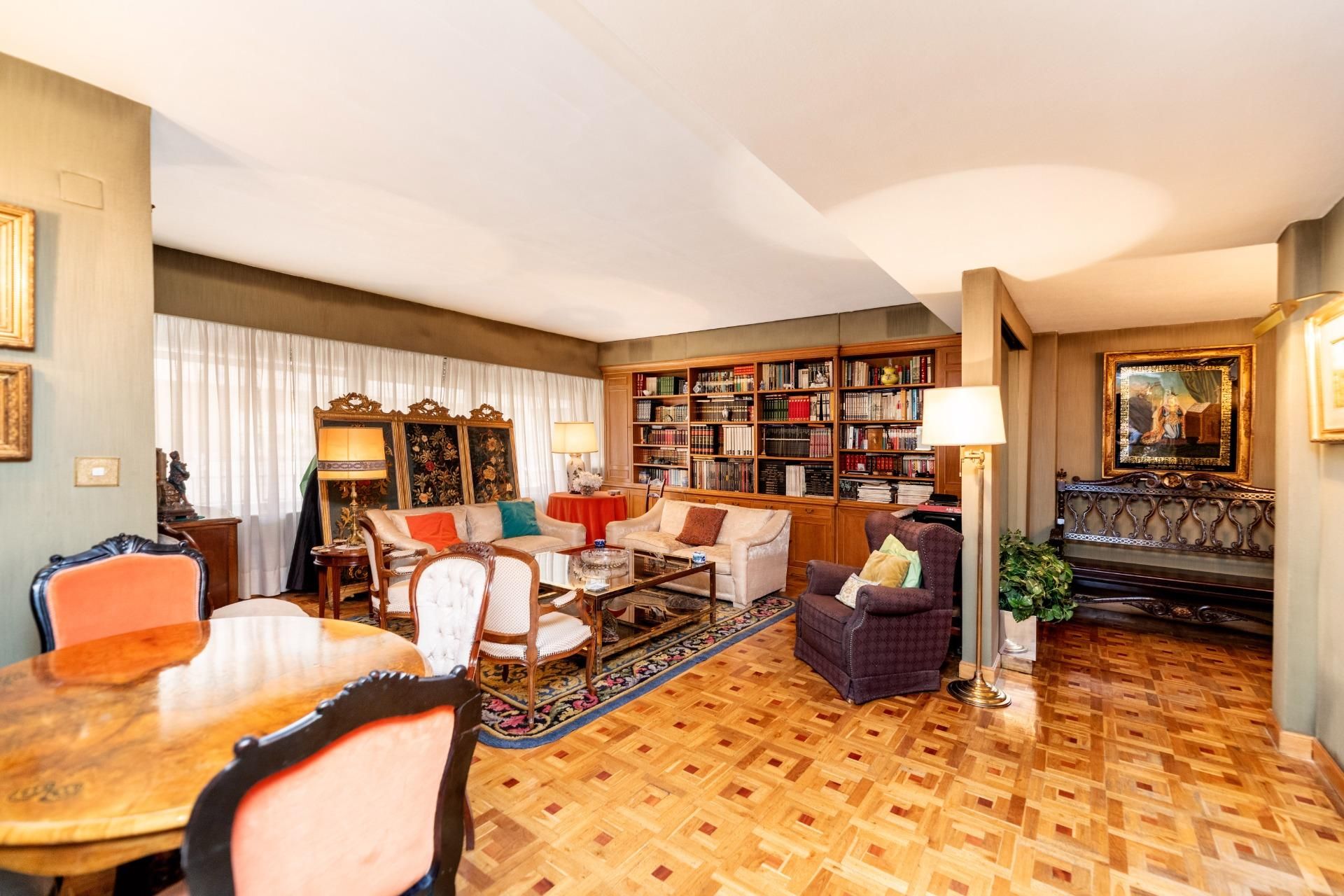 Living room of Flat for sale in  Madrid Capital  with Heating and Terrace