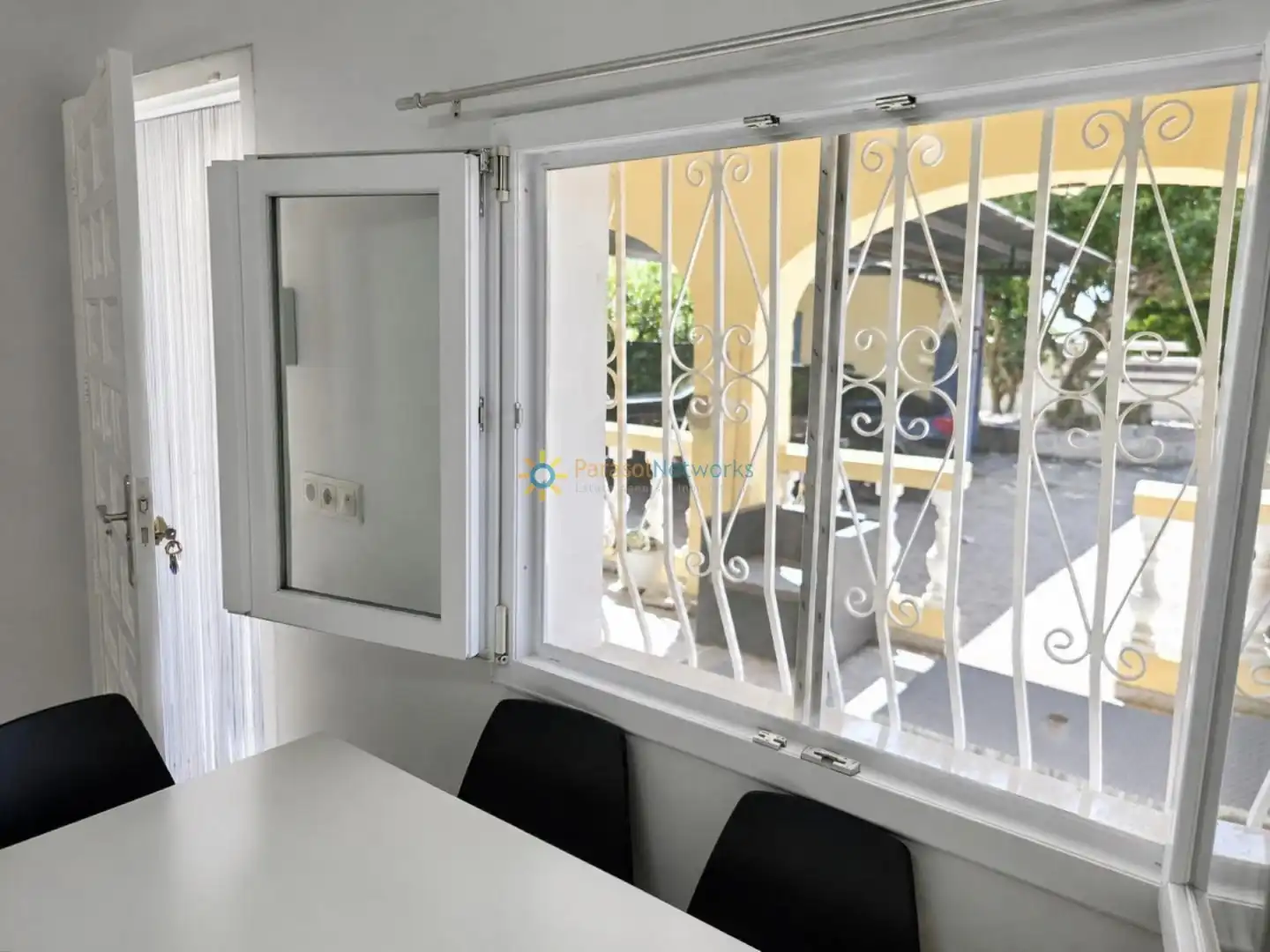 Terrasse von Haus oder Chalet zum Verkauf in Oliva mit Klimaanlage, Privatgarten und Terrasse