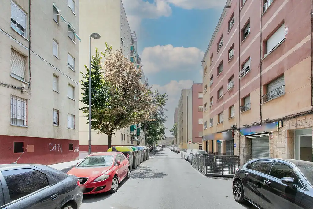 Vista exterior de Piso en venta en Sabadell