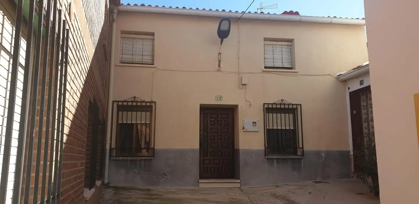 Exterior view of Houses for sale in Saelices  with Heating and Furnished
