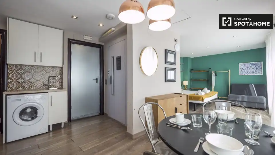 Flat with terrace to rent in Ciutat Vella, imagen 8