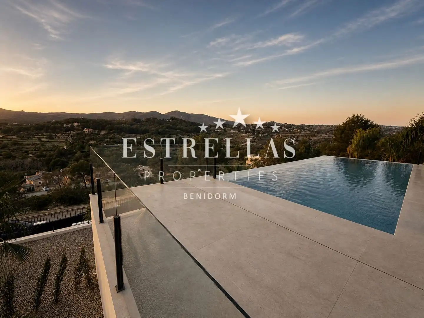 Chalet con piscina en venta en La Empedrola, imagen 3