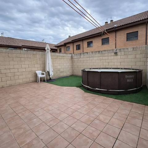 Casa adosada en Venta en Calle Río Guadarrama en Calera y Chozas