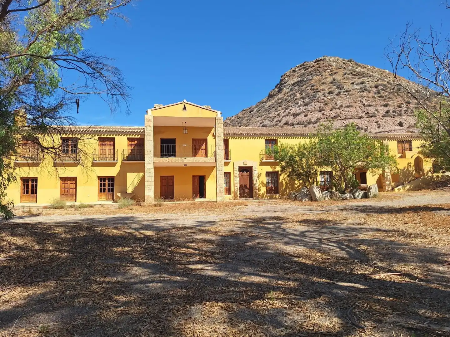 Casa rústica amb terrassa en venda a Las Majadas-Las Molinetas-Labradorcico