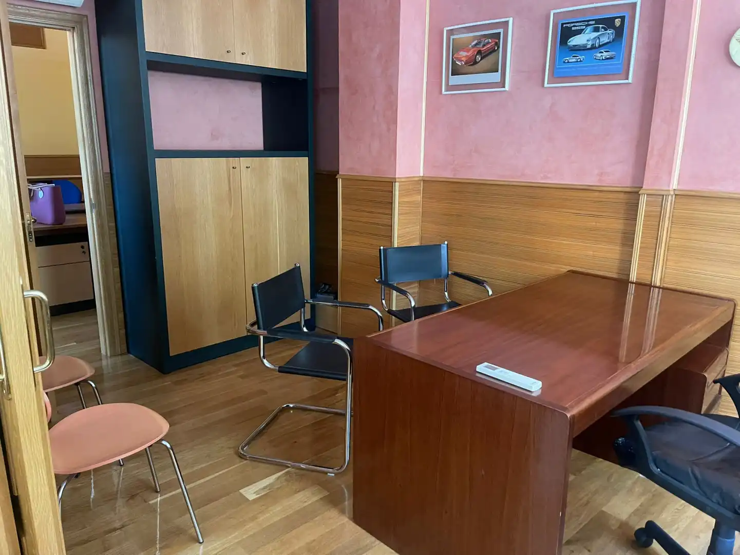 Oficina de lloguer a Juzgados