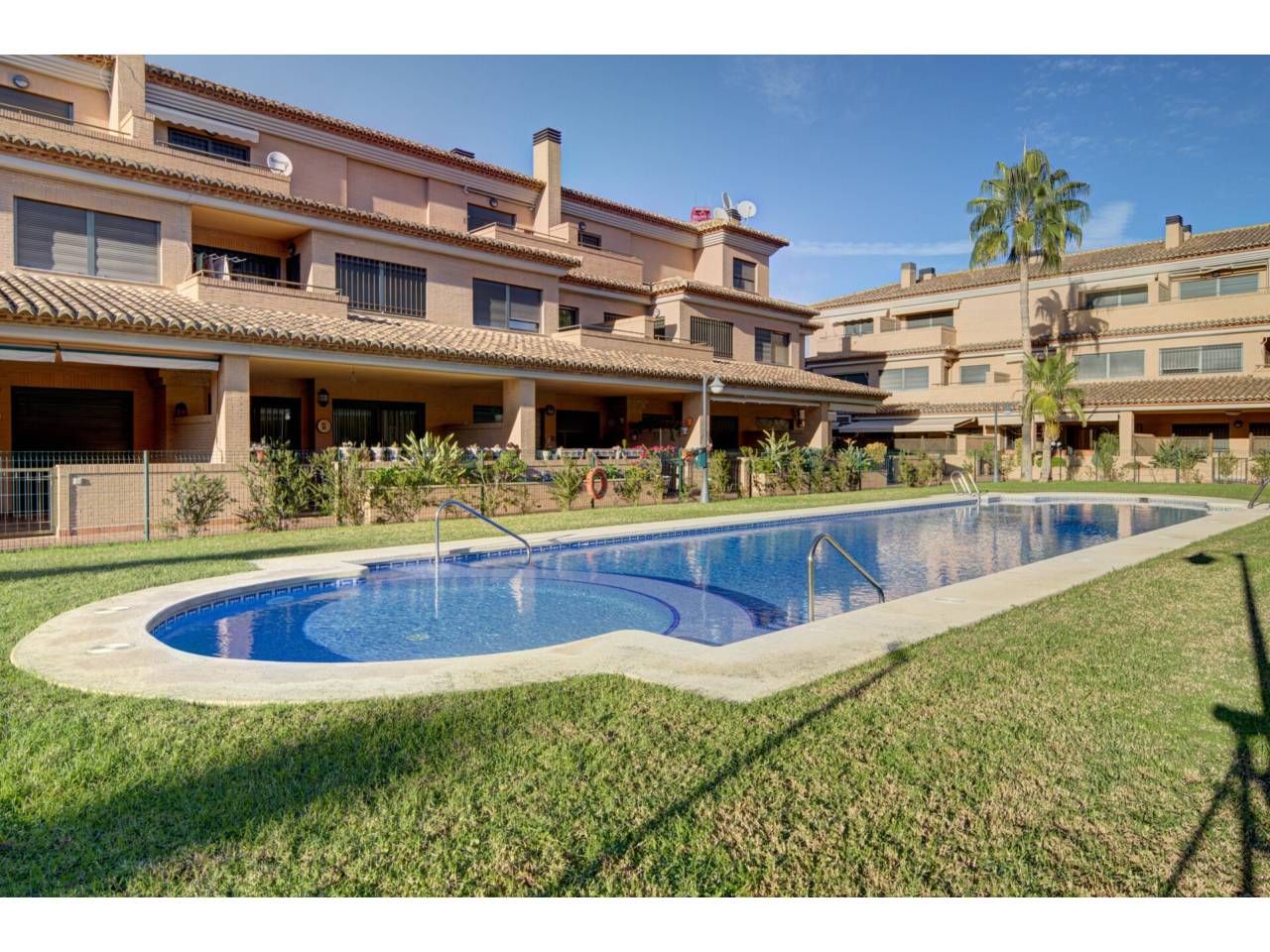 Jardí de Casa adosada en venda en  Valencia Capital amb Aire condicionat, Calefacció i Terrassa