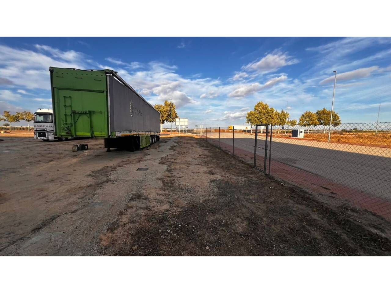 Exterior view of Industrial land for sale in La Gineta