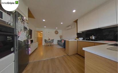 Cuina de Pis en venda en Terrassa amb Aire condicionat, Parquet i Balcó