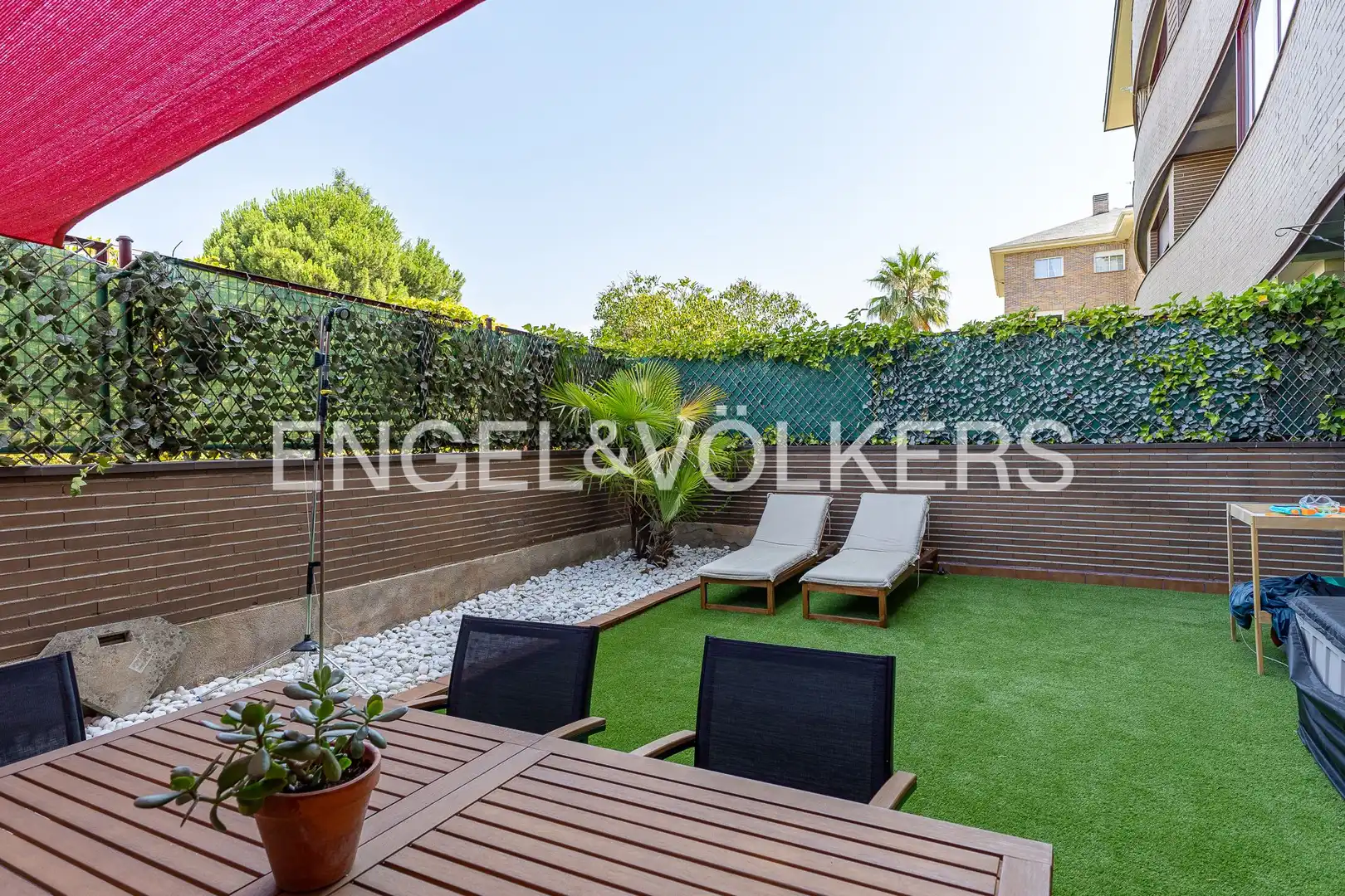 Terraza de Dúplex en venta en Majadahonda con Aire acondicionado, Calefacción y Jardín privado