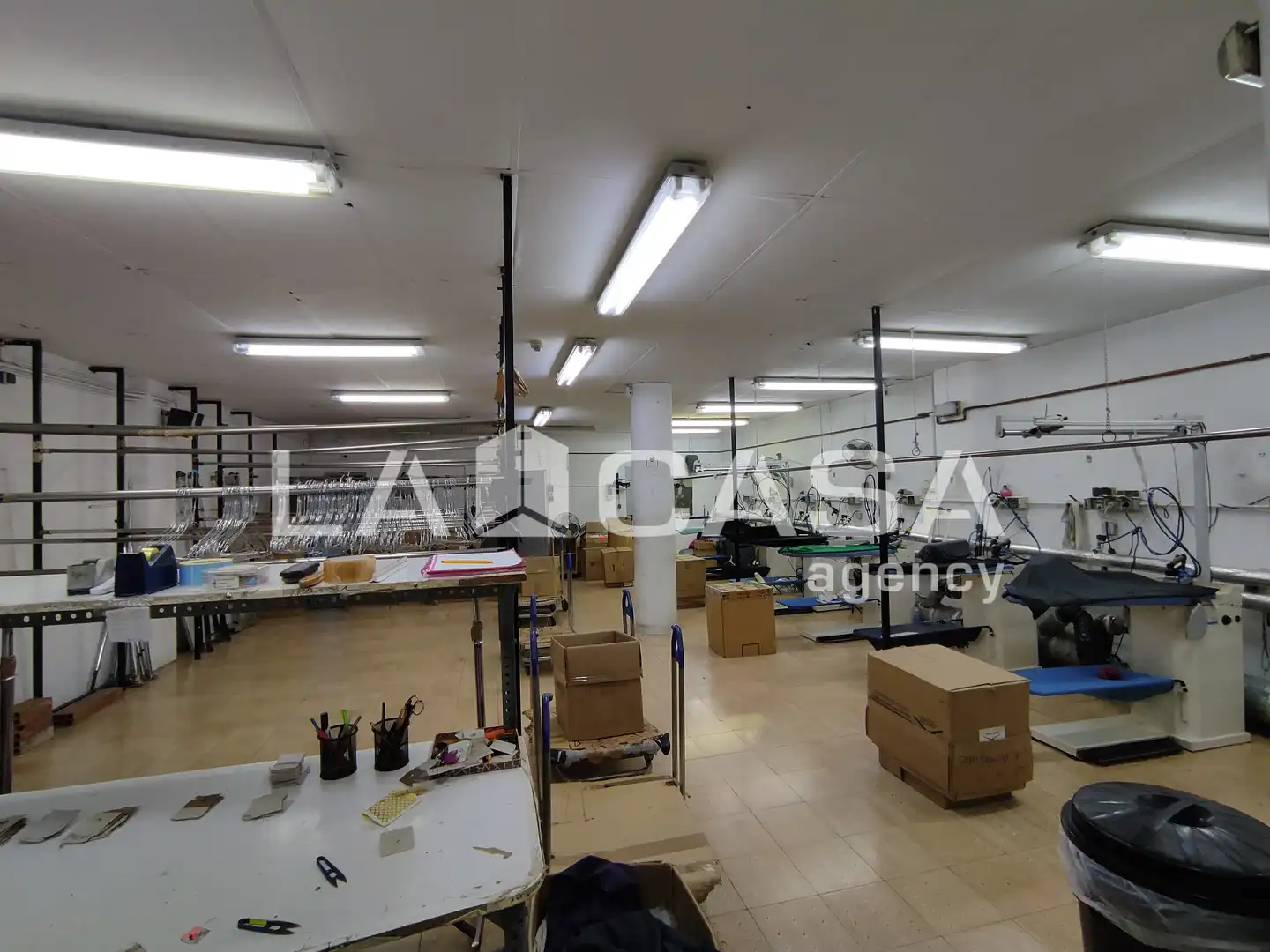 Local comercial en venda a Can Mariner, imagen 16