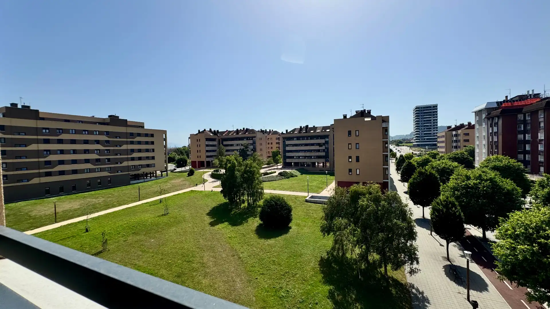 Vista exterior de Pis en venda en Gijón  amb Calefacció, Parquet i Terrassa