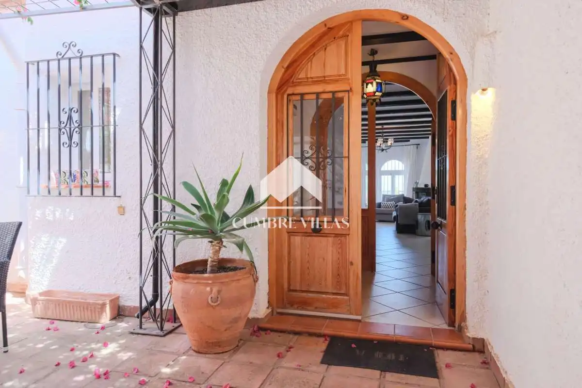 Casa o xalet en venda en Salobreña amb Jardí privat, Terrassa i Piscina comunitària