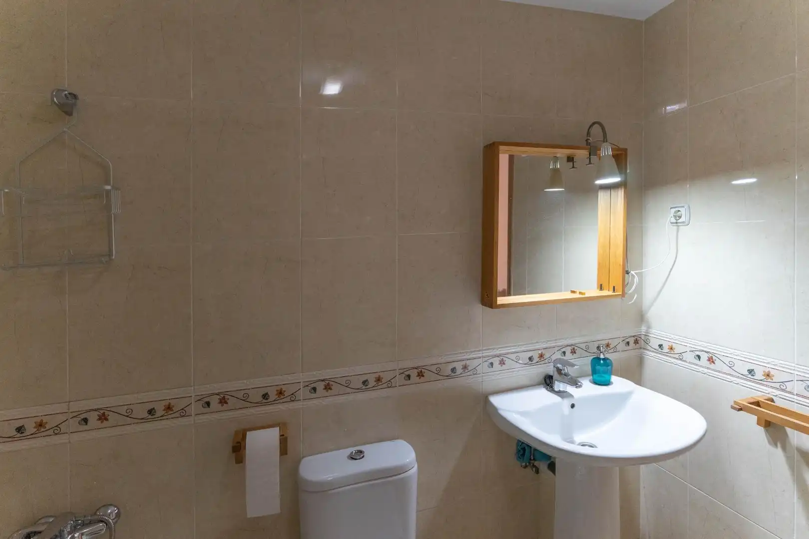 Baño de Piso de alquiler en Alhaurín El Grande con Aire acondicionado, Calefacción y Amueblado