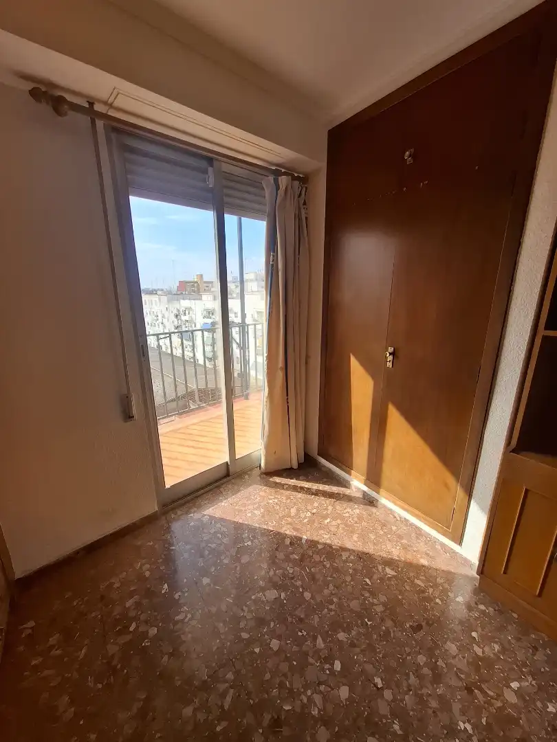 Schlafzimmer von Wohnung zum Verkauf in Valencia mit Klimaanlage, Heizung und Abstellraum