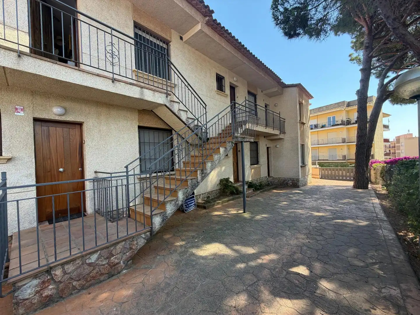 Vista exterior de Piso en venta en Palamós con Terraza y Balcón