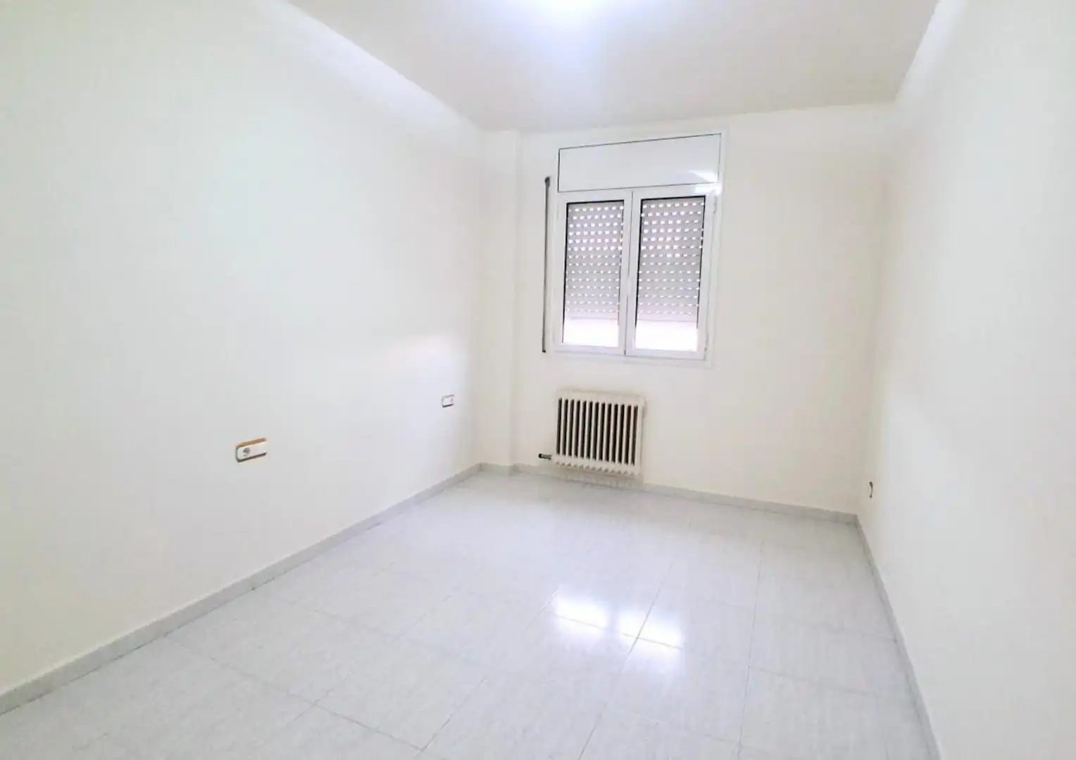 Habitación de Piso en venta en Sabadell con Calefacción