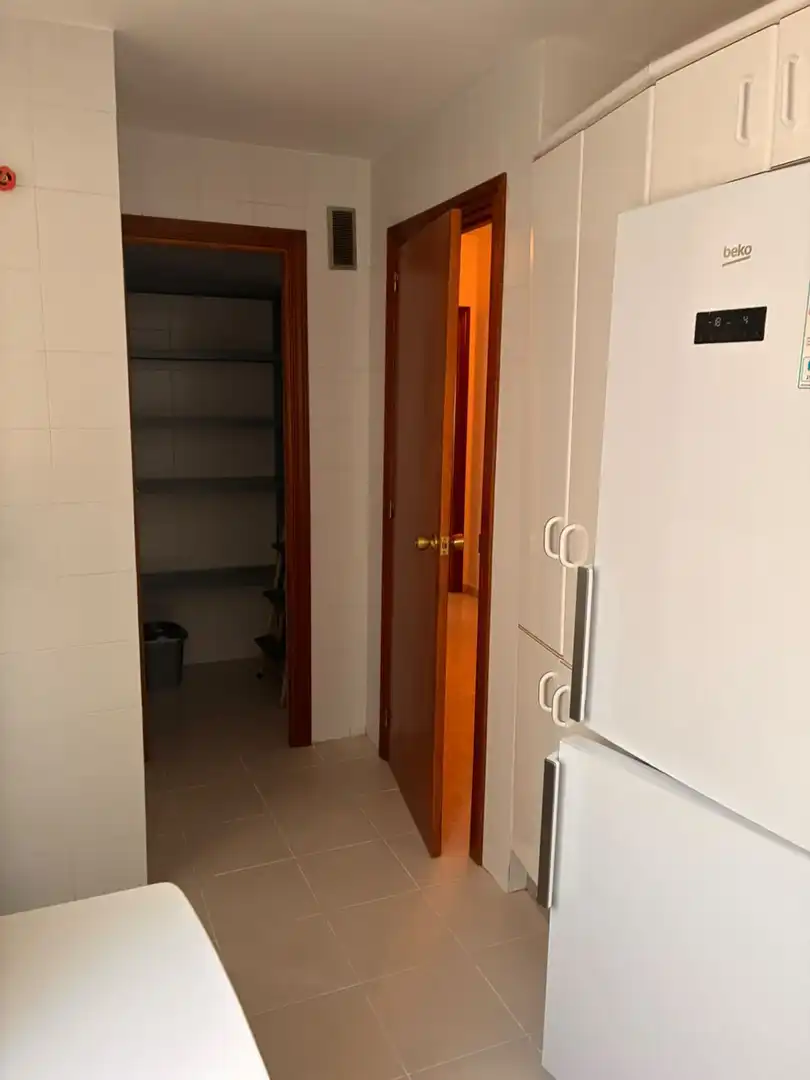 Piso con terraza en alquiler en Maria Auxiliadora - Barriada de Llera, imagen 3