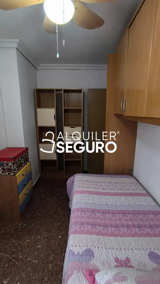 Bedroom of Flat for rent in Sevilla  with Air Conditioner and Furnished