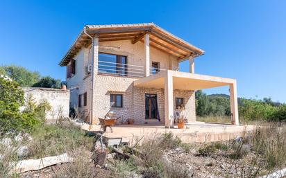 Vista exterior de Finca rústica en venda en Sant Llorenç des Cardassar amb Jardí privat i Terrassa