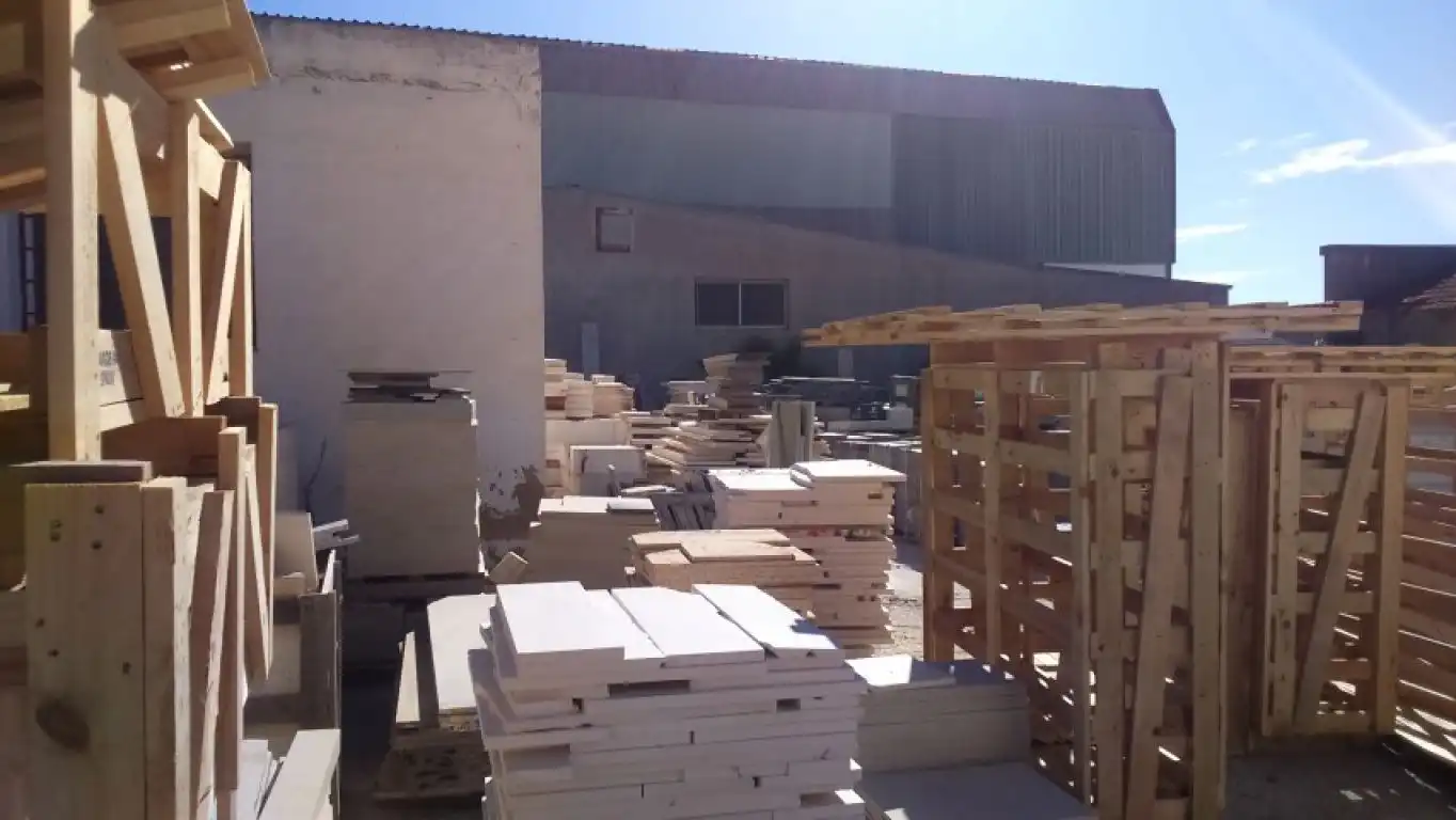 Vista exterior de Casa o xalet en venda en Badajoz amb Jardí privat, Terrassa i Traster