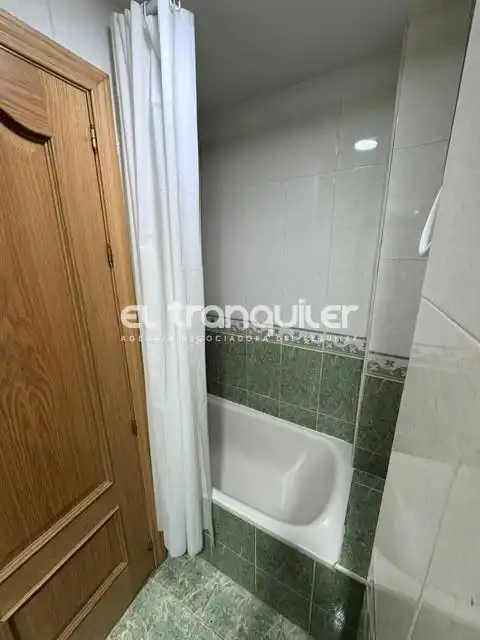 Bedroom of Flat for rent in Madrid  with Storage room, Furnished and Washing machine