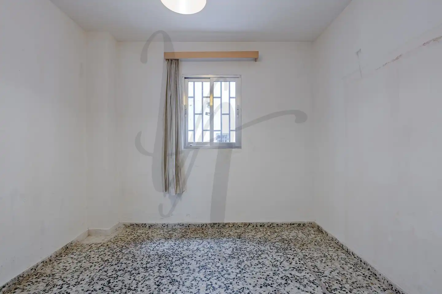 Habitación de Planta baja en venta en Madrid con Calefacción
