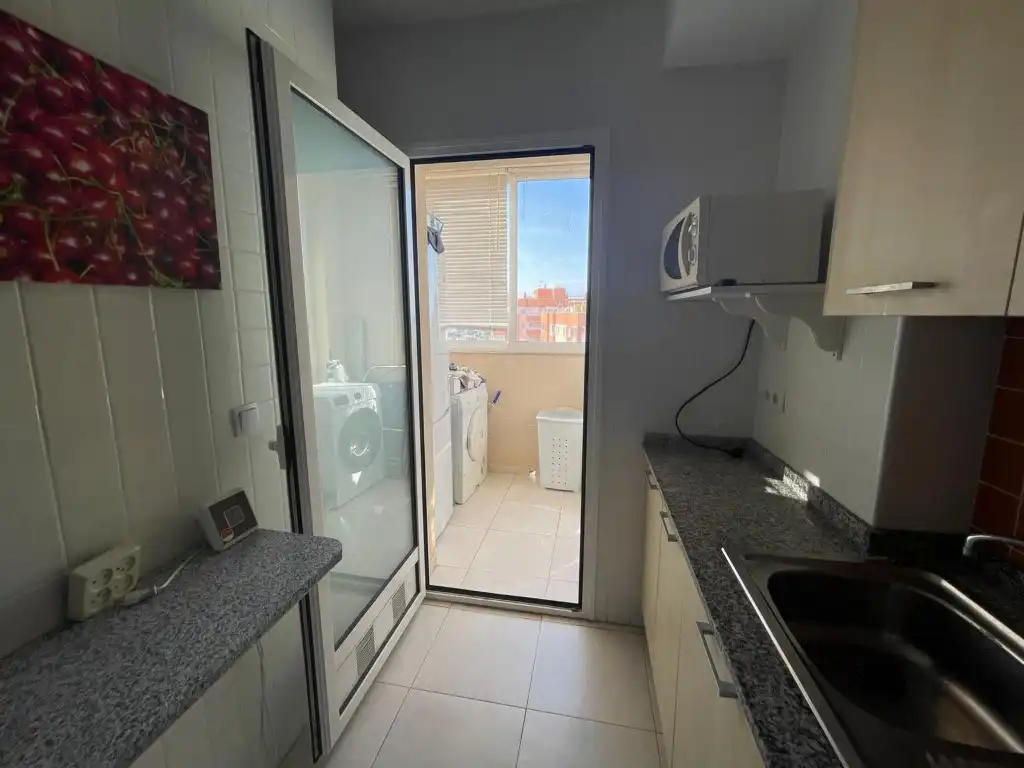 Cuina de Apartament en venda en La Manga del Mar Menor amb Terrassa, Piscina i Balcó