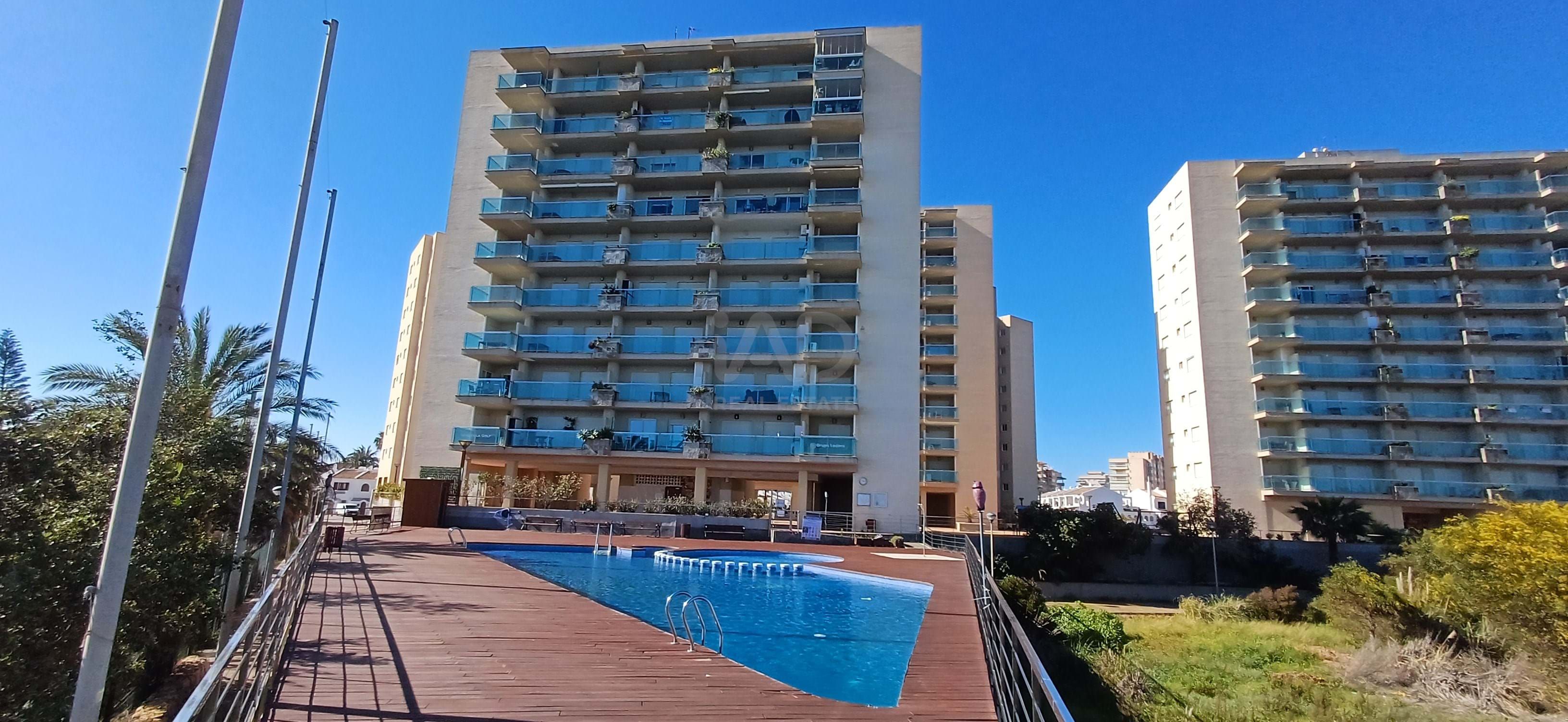 Piscina de Pis en venda en La Manga del Mar Menor