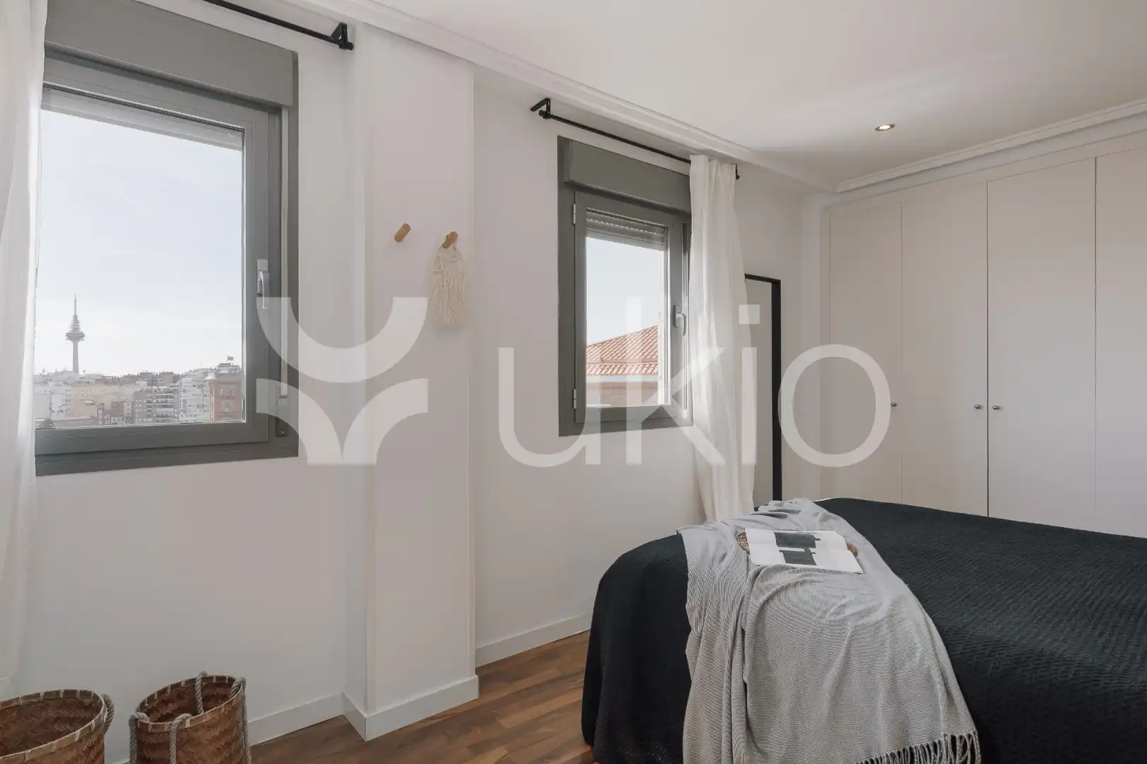 Habitación de Apartamento de alquiler en Madrid con Aire acondicionado, Calefacción y Amueblado