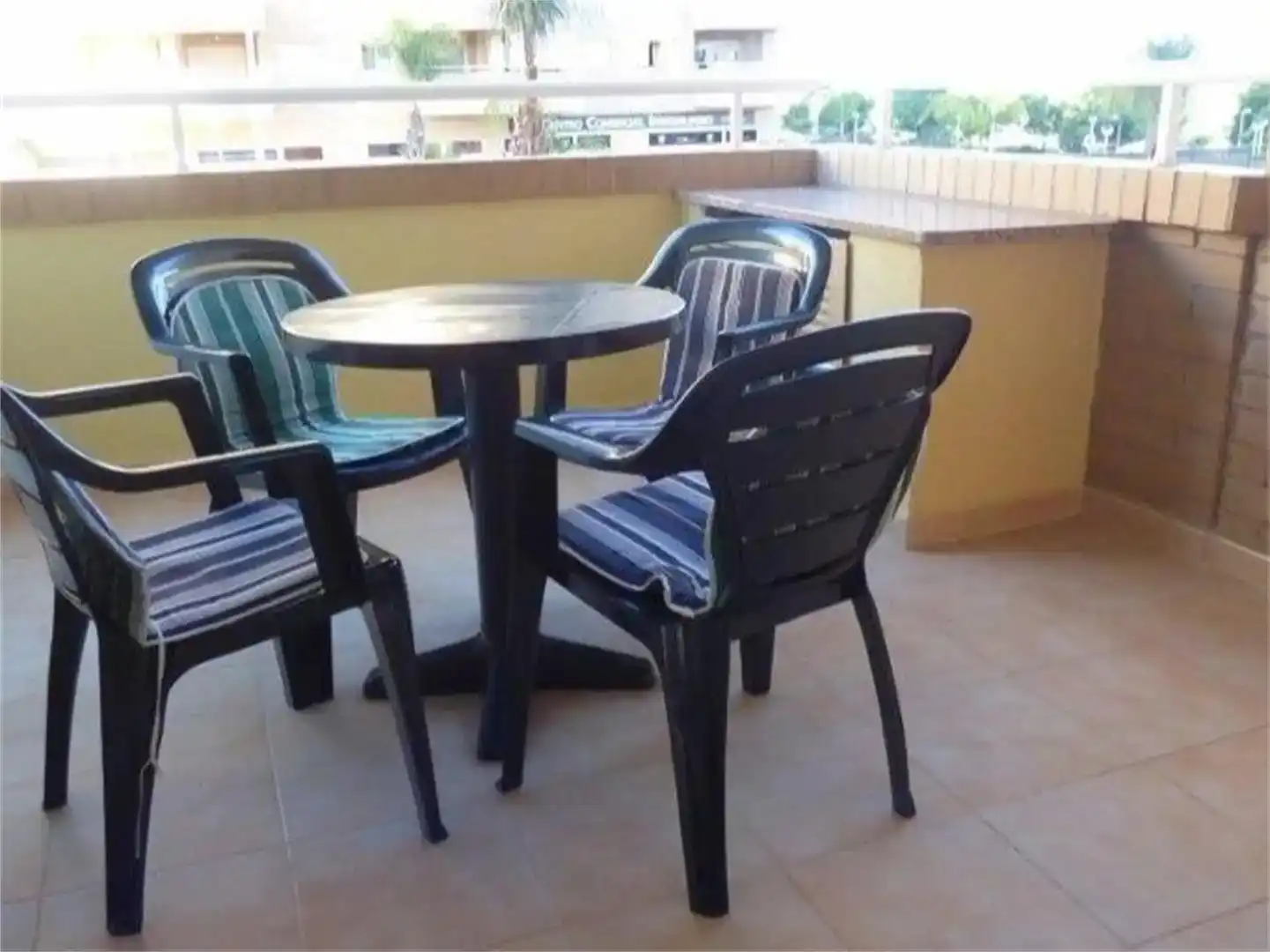 Terrasse von Wohnungen zur Miete in Oropesa del Mar / Orpesa mit Klimaanlage, Privatgarten und Schwimmbad