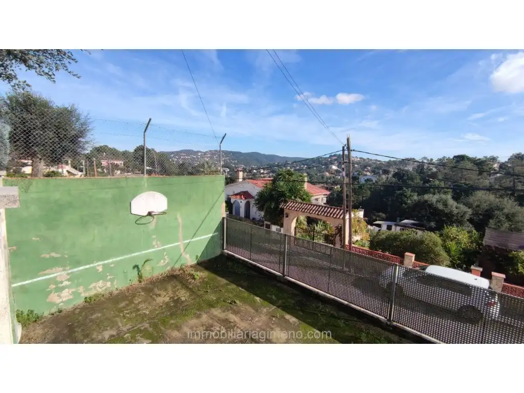 Vista exterior de Casa o xalet en venda en Lloret de Mar amb Terrassa i Piscina