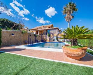 Vista exterior de Casa o xalet en venda en San Vicente del Raspeig / Sant Vicent del Raspeig amb Aire condicionat, Terrassa i Traster