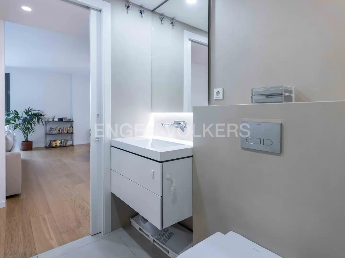 Bathroom of Attic for rent in Barcelona  with Air Conditioner, Heating and Parquet flooring