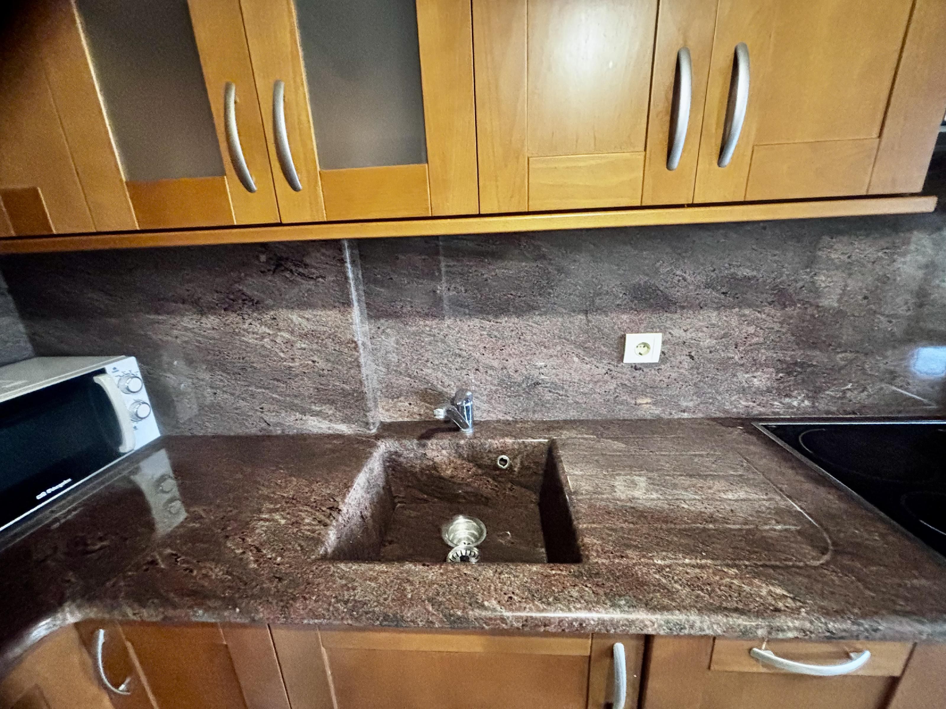 Cuina de Apartament en venda en Ferrol amb Calefacció, Terrassa i Traster