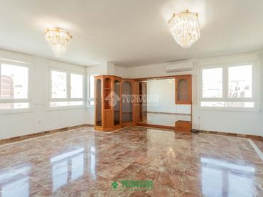 Appartamento con ascensore in vendita a Pl. Guardia Civil