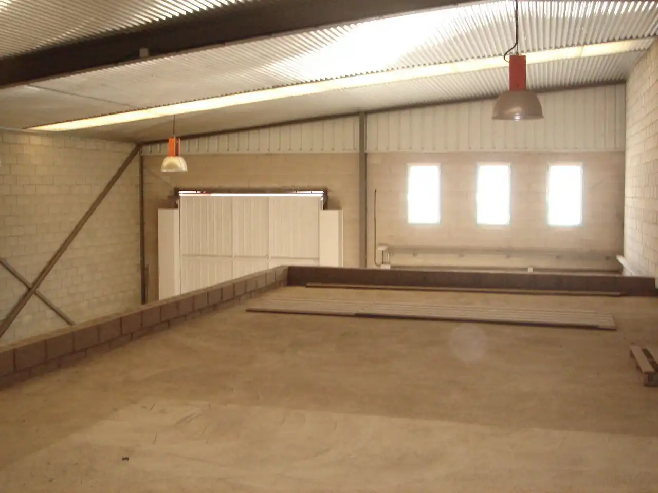 Fabrikhallen zur Miete in Alovera