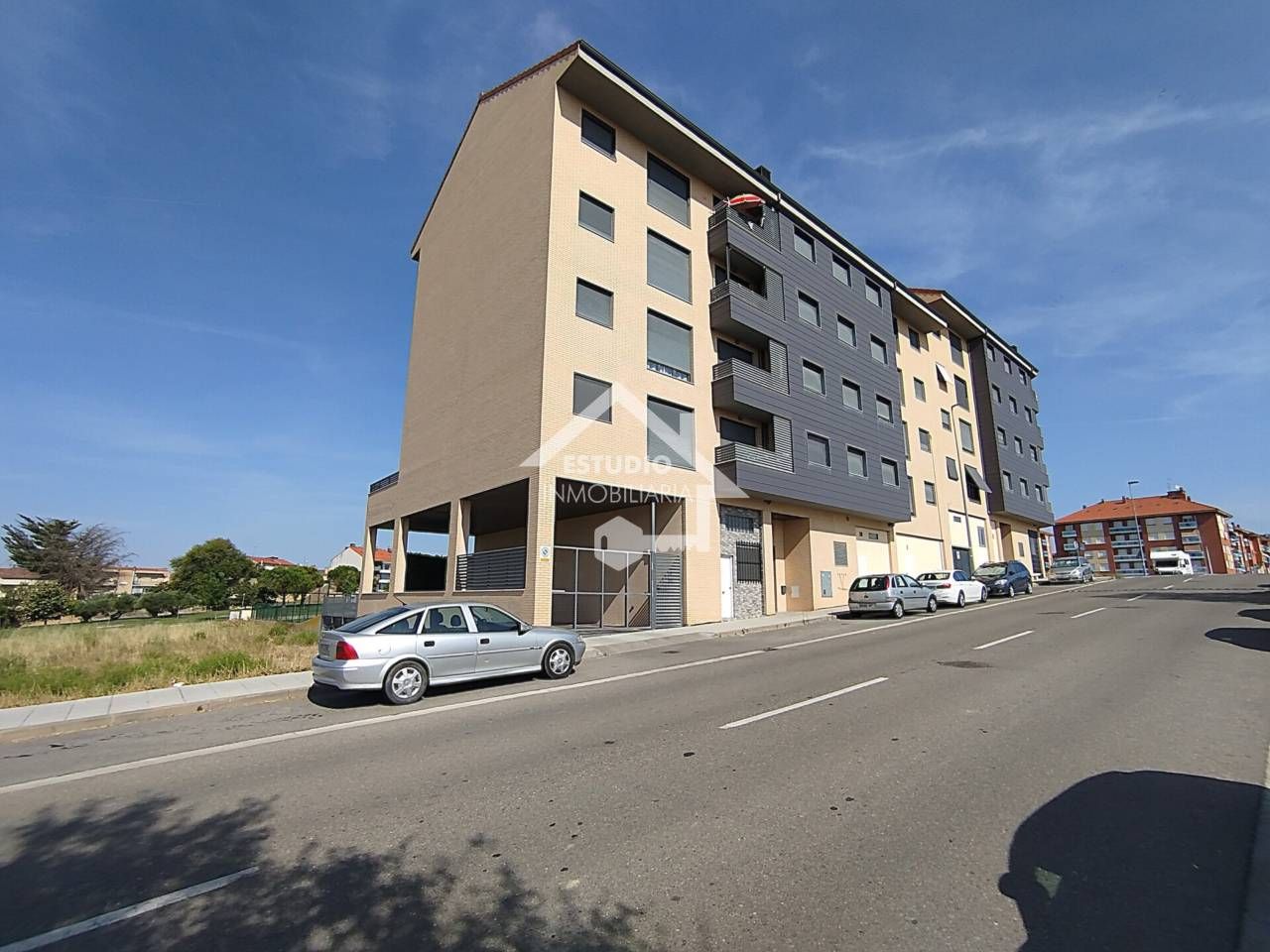 Exterior view of Flat for sale in Oyón-Oion  with Heating, Storage room and Balcony