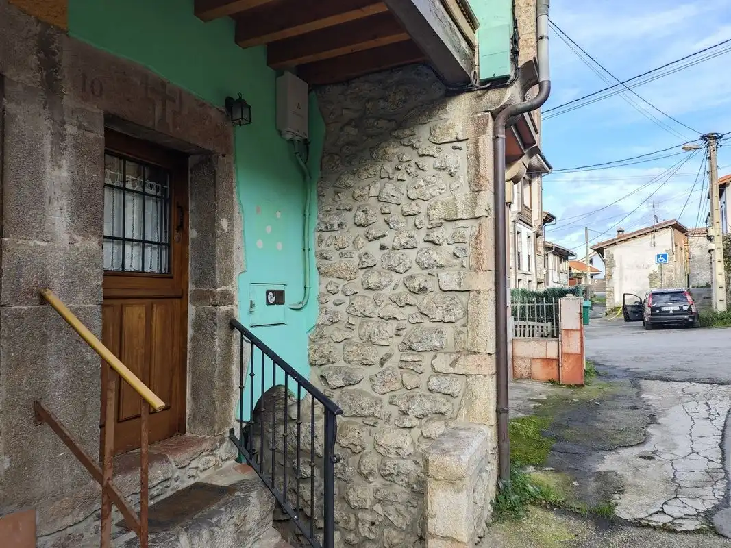 Vista exterior de Casa o xalet en venda en Llanes amb Calefacció i Moblat