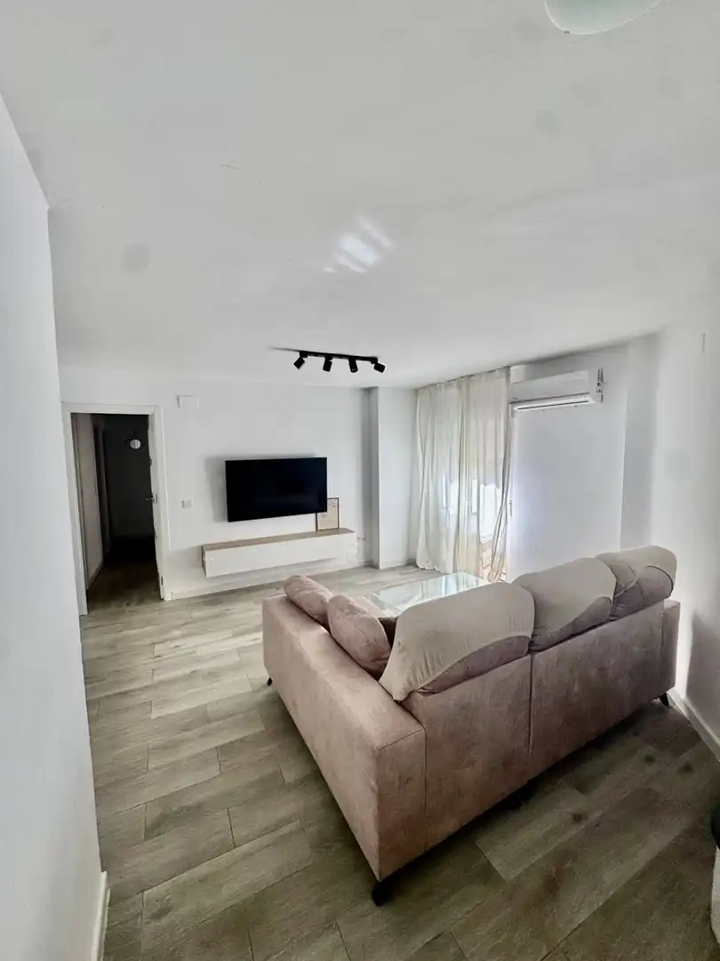 Sala de estar de Piso en venta en Castilleja de la Cuesta con Aire acondicionado y Calefacción