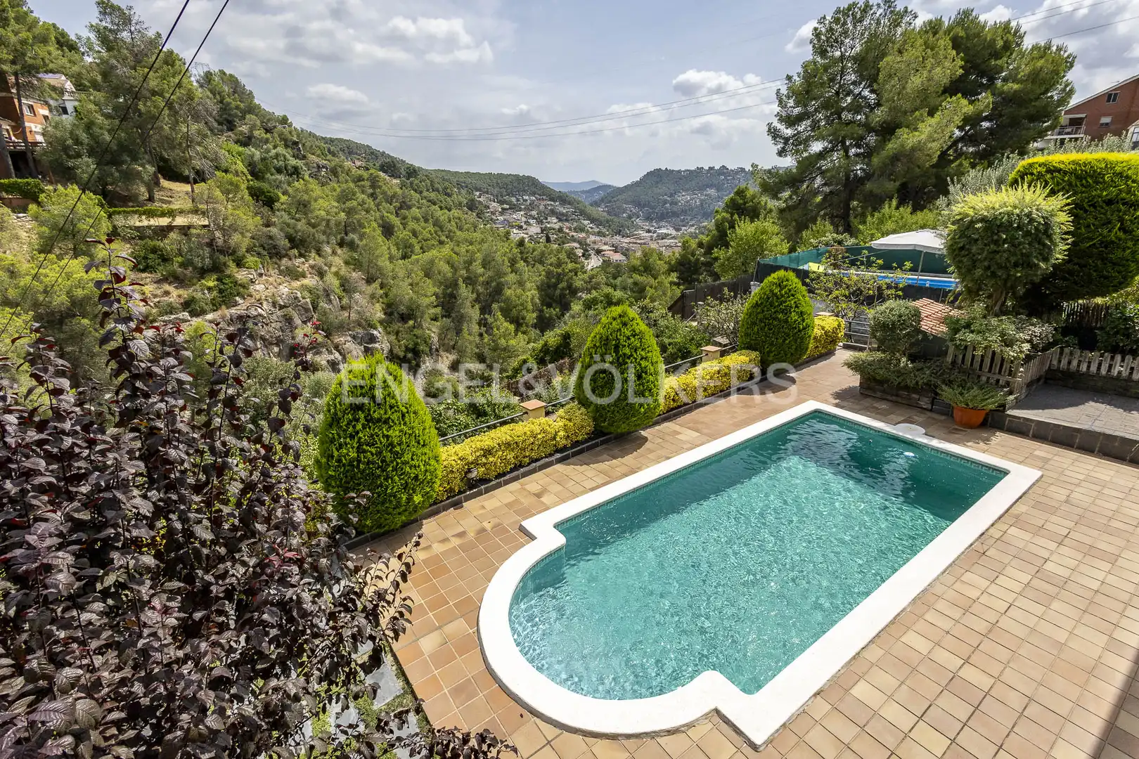 Piscina de Casa o xalet en venda en Vallirana amb Calefacció, Jardí privat i Terrassa