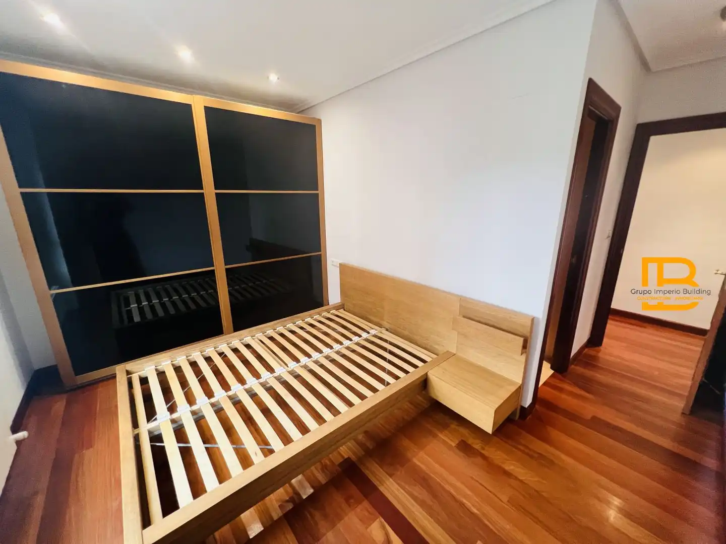 Schlafzimmer von Wohnung zur Miete in Voto mit Heizung, Abstellraum und Möbliert